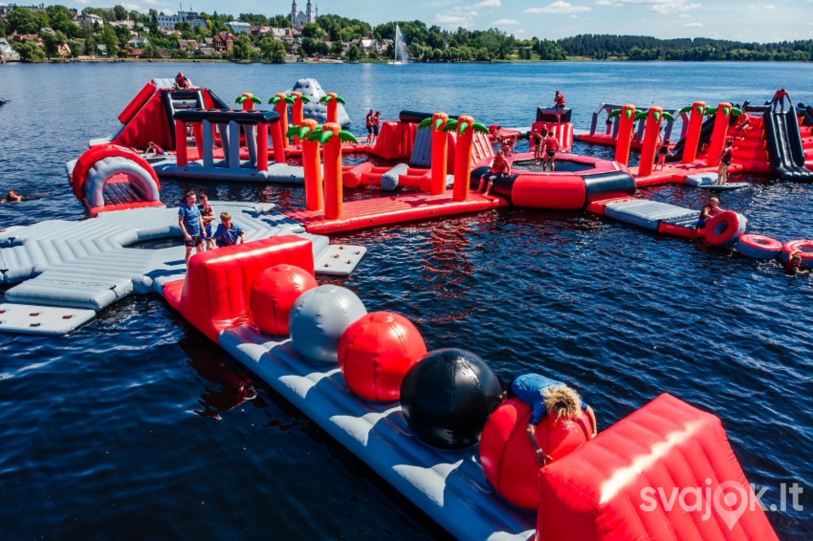 Vandens batutų pramogos WATER INN parkuose 4