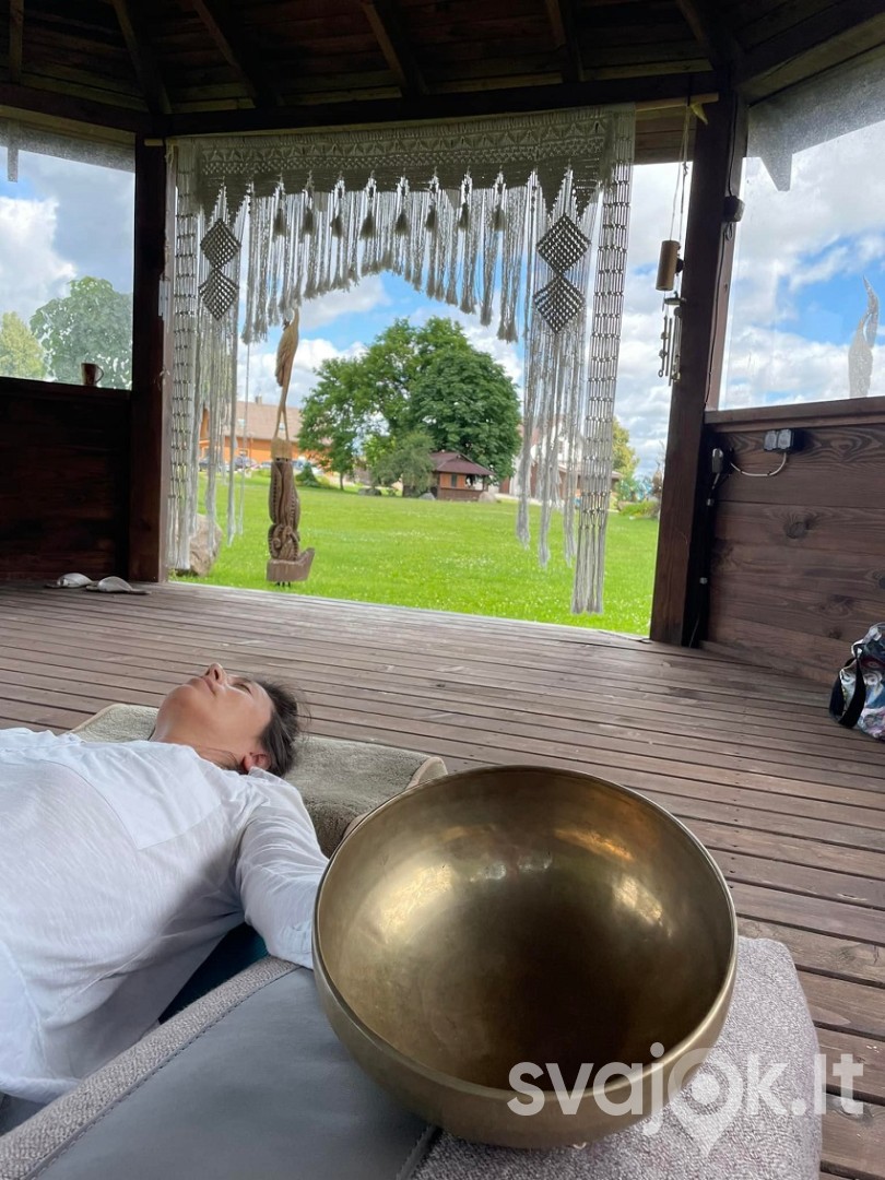 Tibetietiškų dubenų garso terapija gamtoje 1
